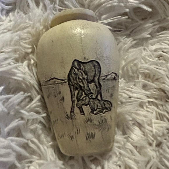 5" Pottery Vase White Moose and moose family Etching Carving Hg56 - Picture 2 of 5